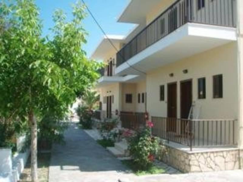 The 3 Little Pigs Apartments Sidárion Dış mekan fotoğraf